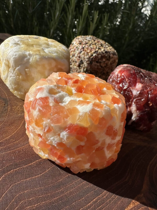 Ziegenfrischkäse Kugel mit Papaya, Ingwer, Pfeffer, Cranberry – Bild 3